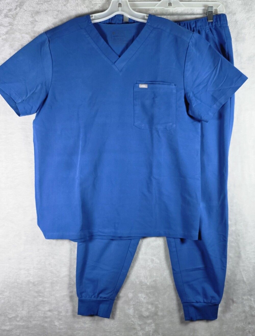 Figs Mens Scrub Set Leon Top Tansen Jogger Mens Size Large 29” Inseam Royal Blue